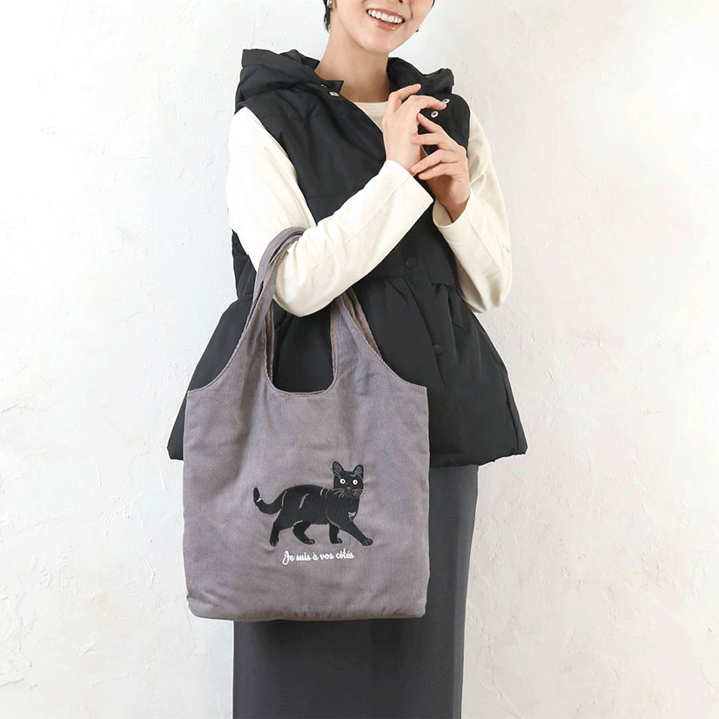 【クロネコは11月中旬頃入荷予定】コーデュロイアニマル刺繍トートバッグ