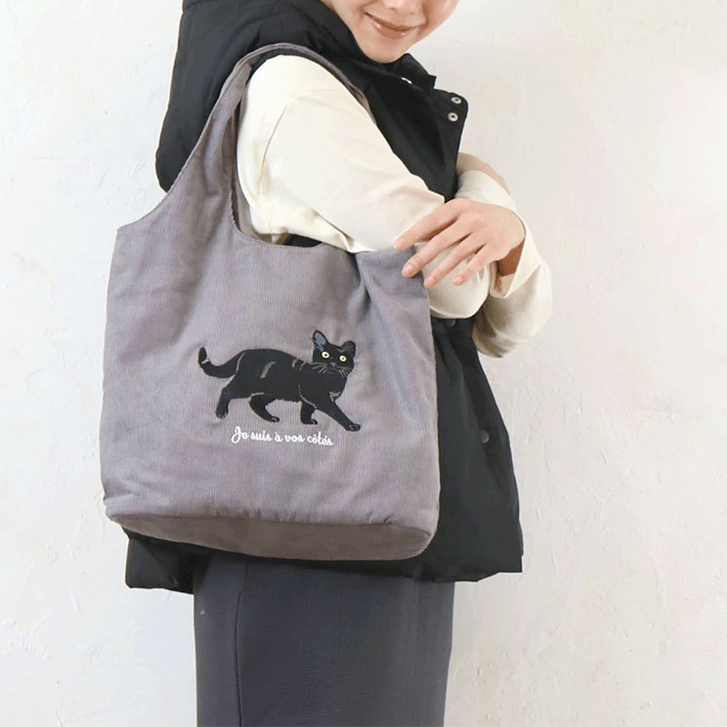 【クロネコは11月中旬頃入荷予定】コーデュロイアニマル刺繍トートバッグ