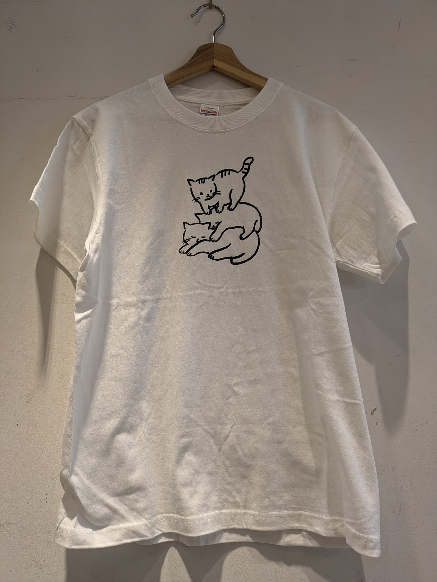 ★やまなかようこ★ Tシャツ 3匹のねこ