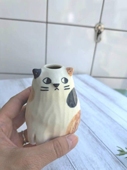 AKANE's Pottery ねこの一輪挿し (中サイズ)