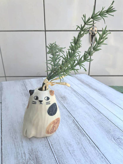 AKANE's Pottery ねこの一輪挿し (中サイズ)