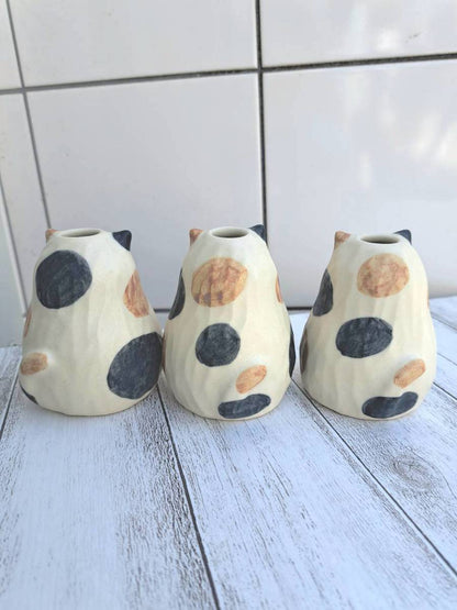 AKANE's Pottery ねこの一輪挿し (中サイズ)