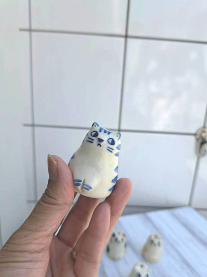 AKANE's Pottery ねこの一輪挿し(小サイズ)