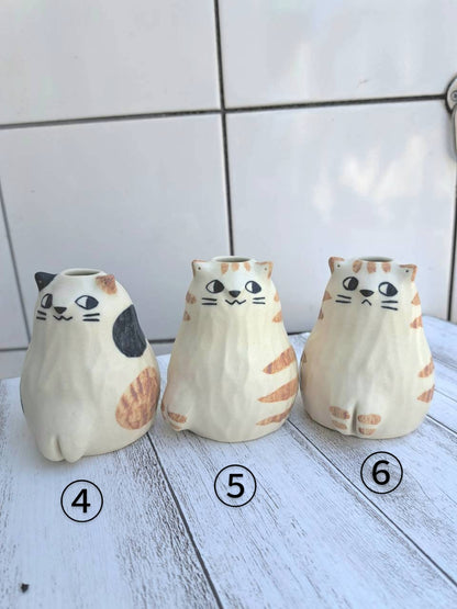 AKANE's Pottery ねこの一輪挿し (中サイズ)
