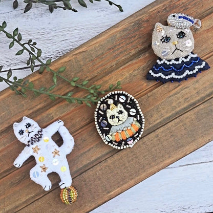 carino karinブローチ