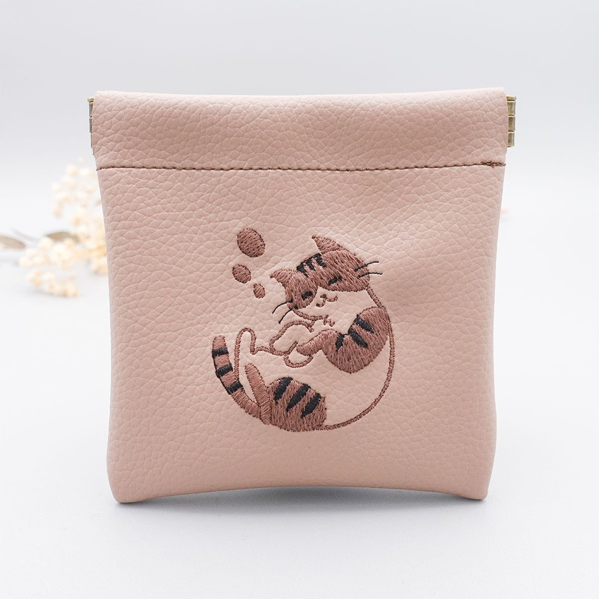 おふとんからでないねこ。 ぐっすりにゃんこの刺繍バネロポーチ【全3色】
