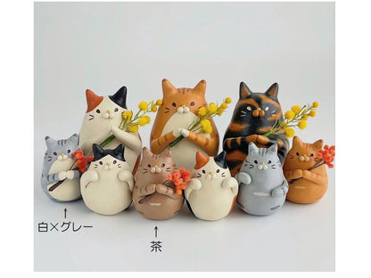 Hachinoco　お花を持つチビ猫オブジェ