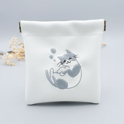 おふとんからでないねこ。 ぐっすりにゃんこの刺繍バネロポーチ【全3色】