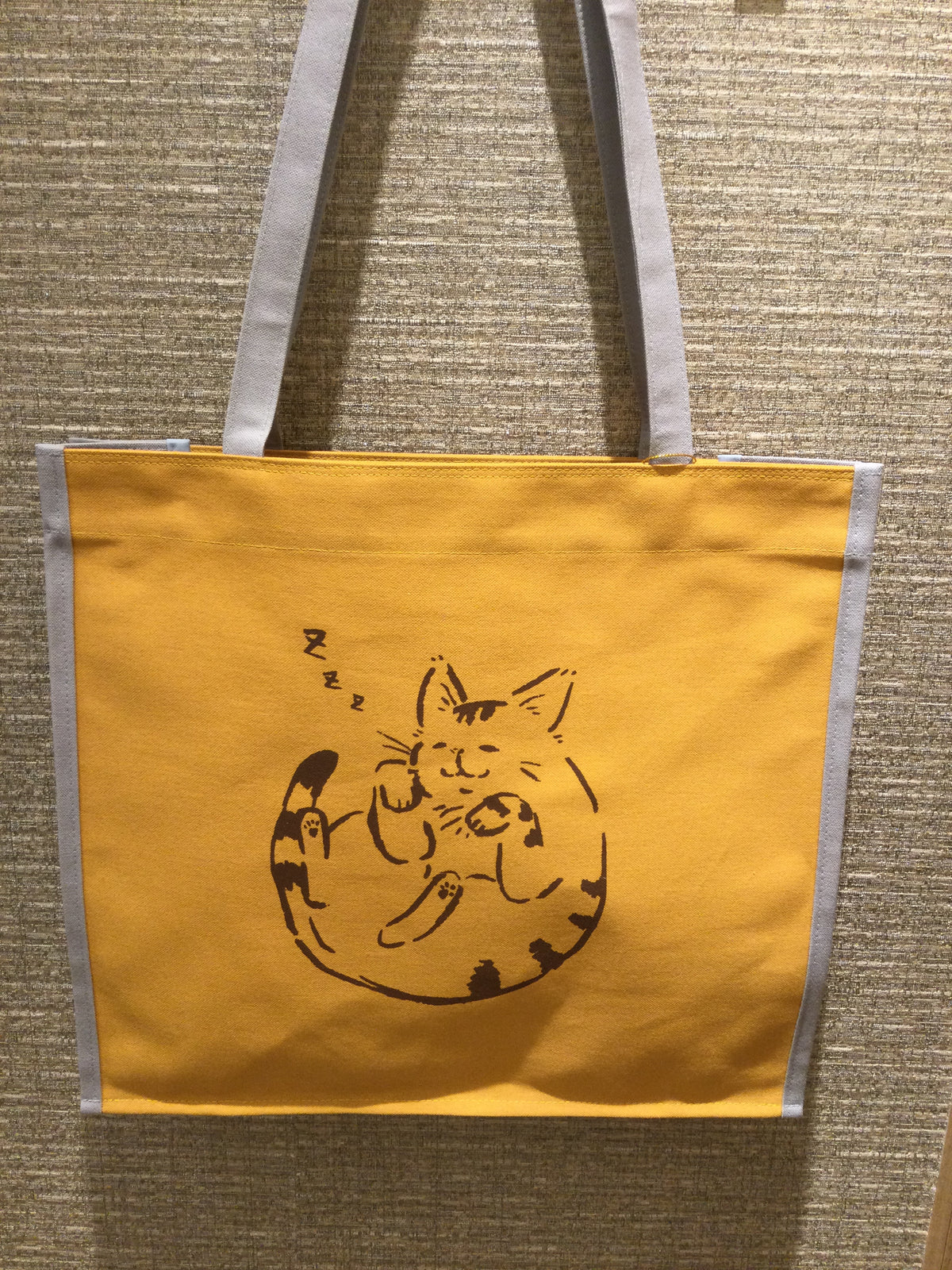 おふとんからでないねこ。 ゴロンと丸まるにゃんこのマチ付き帆布トート【全3色】