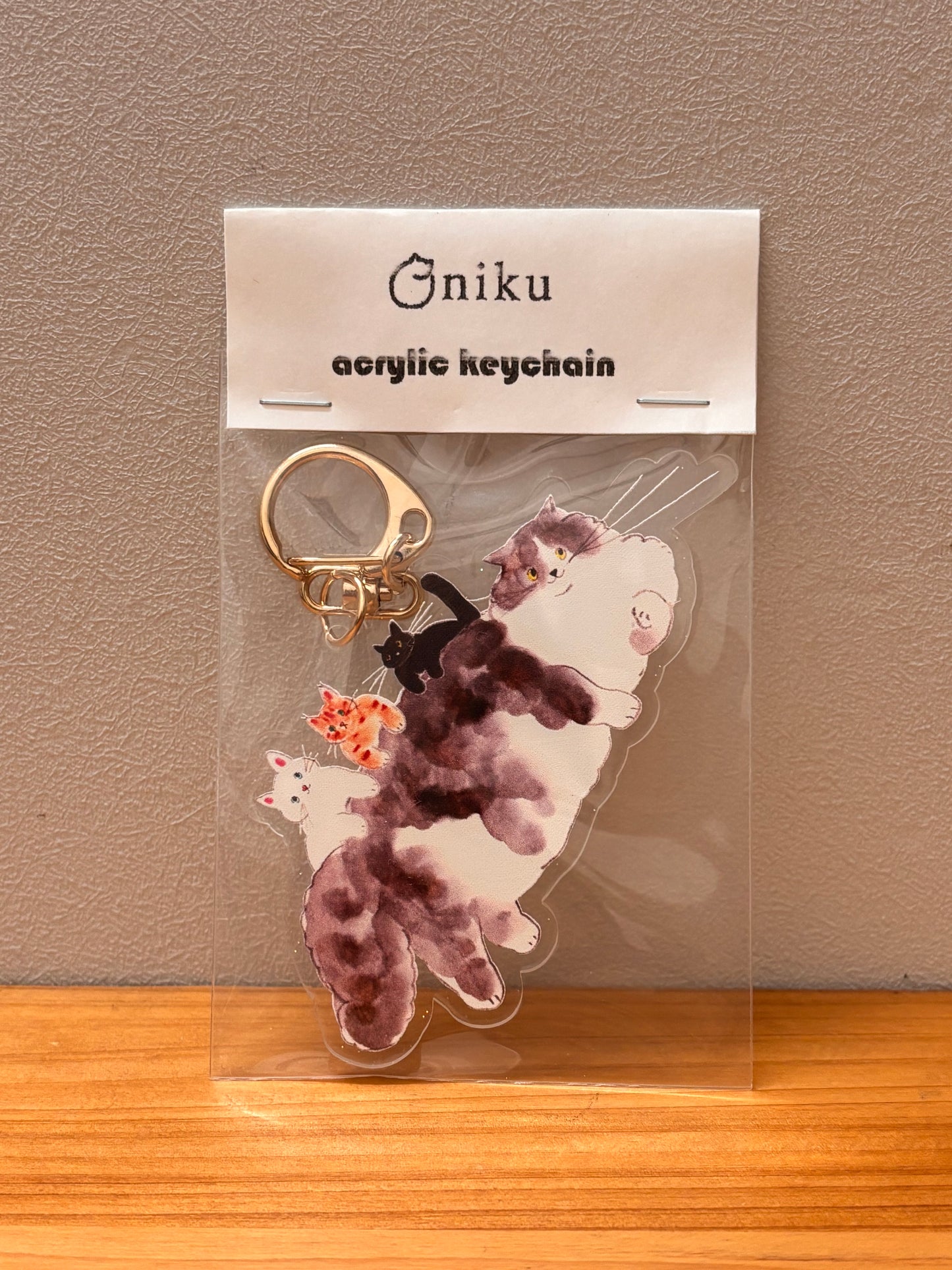 ★oniku ★ アクリルキーホルダーD〈クリアラメ〉