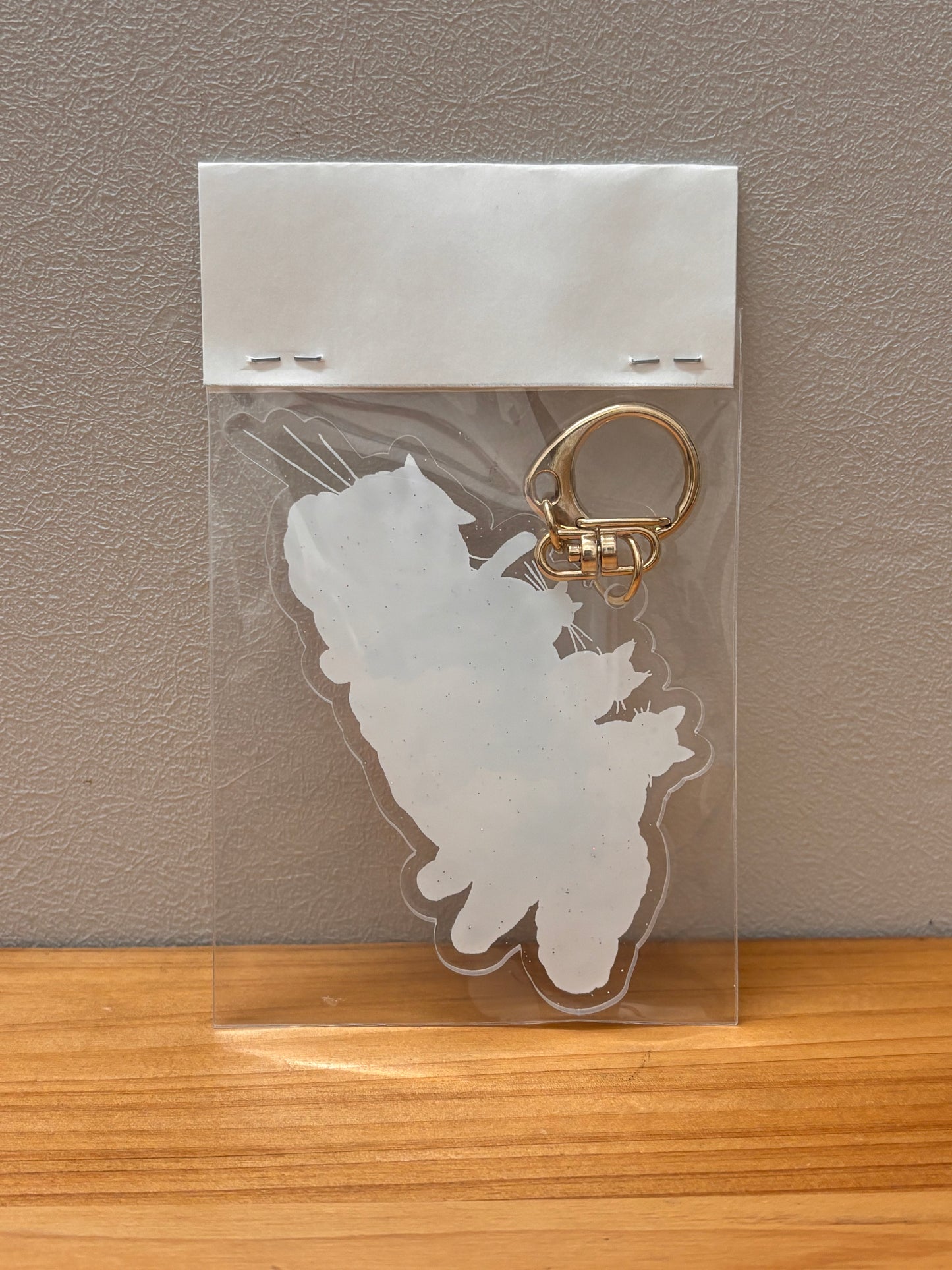 ★oniku ★ アクリルキーホルダーD〈クリアラメ〉