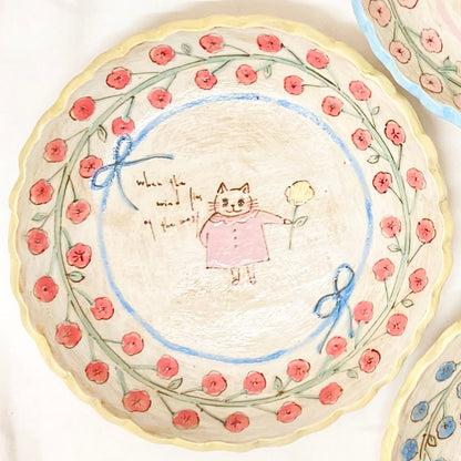 the cozy nook 小花柄 真ん中猫モチーフの皿