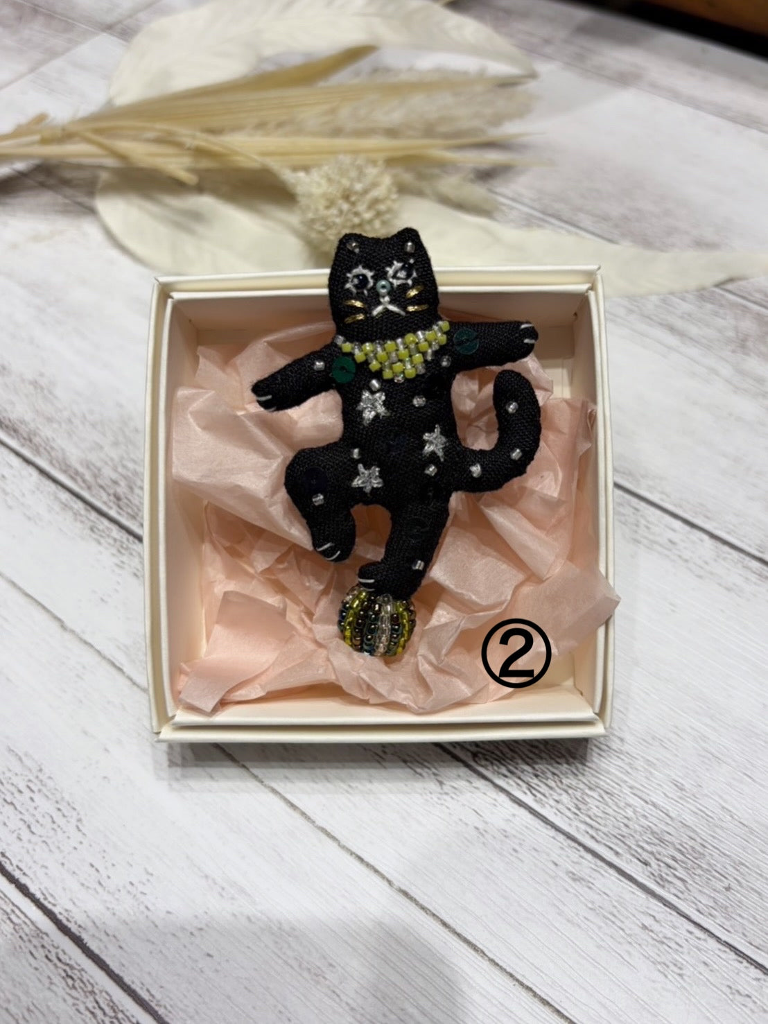 carino karinブローチ