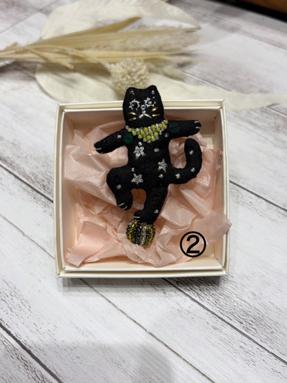 carino karinブローチ