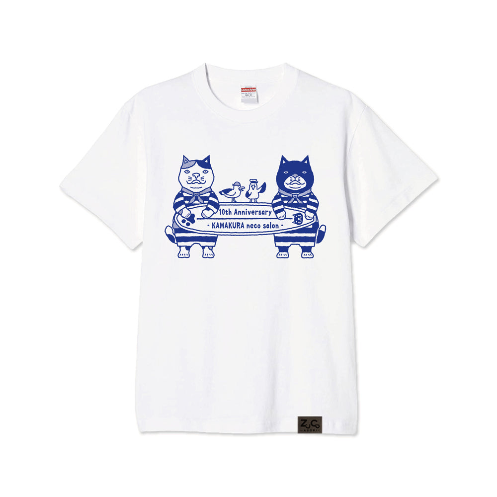 10周年限定！　鎌倉ねこサロン×ZUCO ASOBI  サーフィン ネコおっさんのTシャツ（ホワイト）