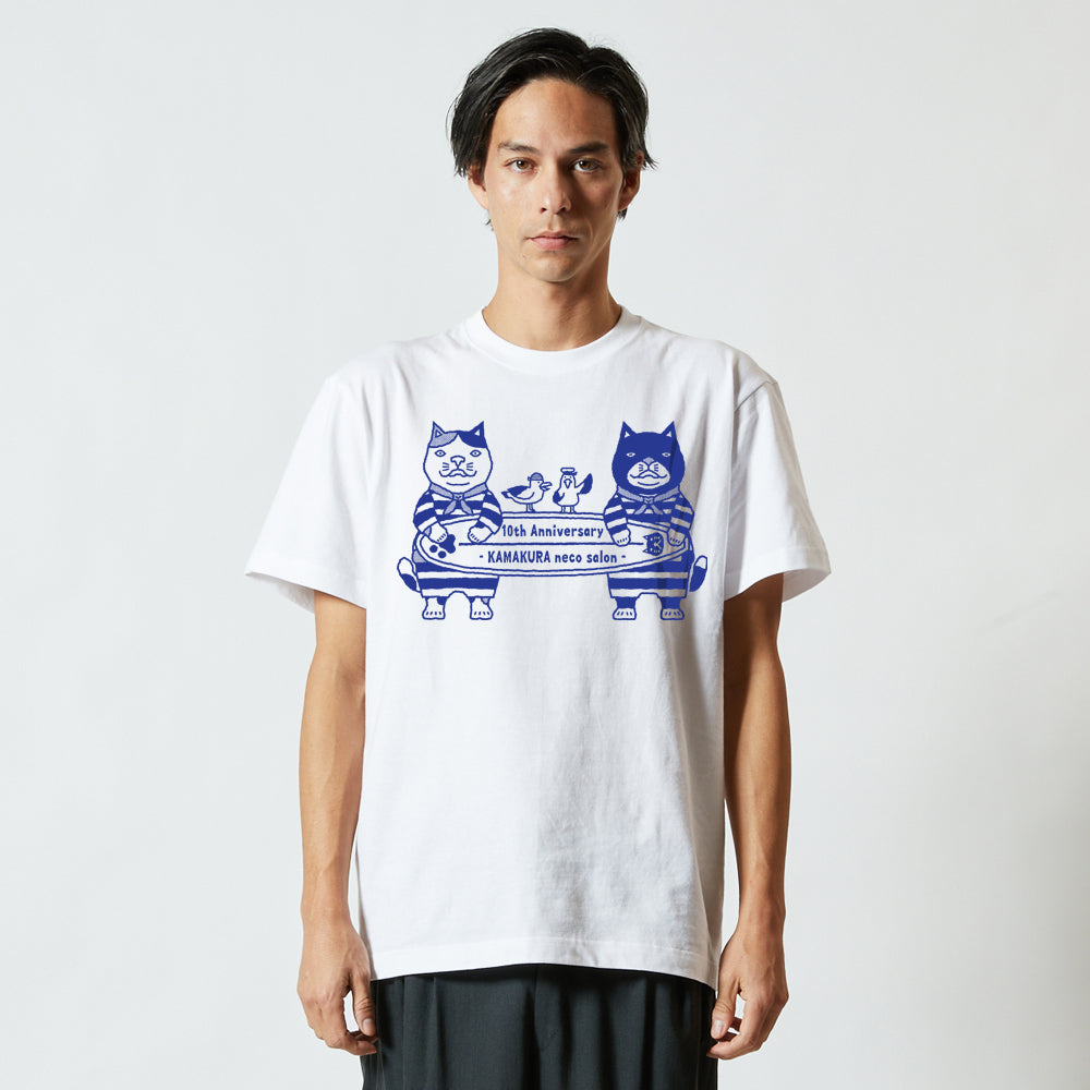 10周年限定！　鎌倉ねこサロン×ZUCO ASOBI  サーフィン ネコおっさんのTシャツ（ホワイト）