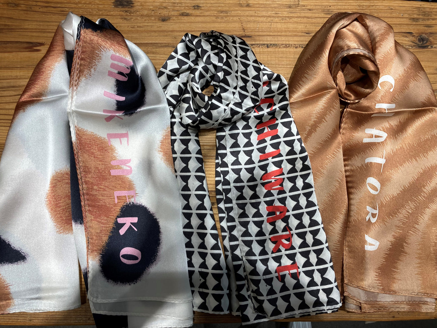Première produced by NyanCon　ねこ柄スカーフ