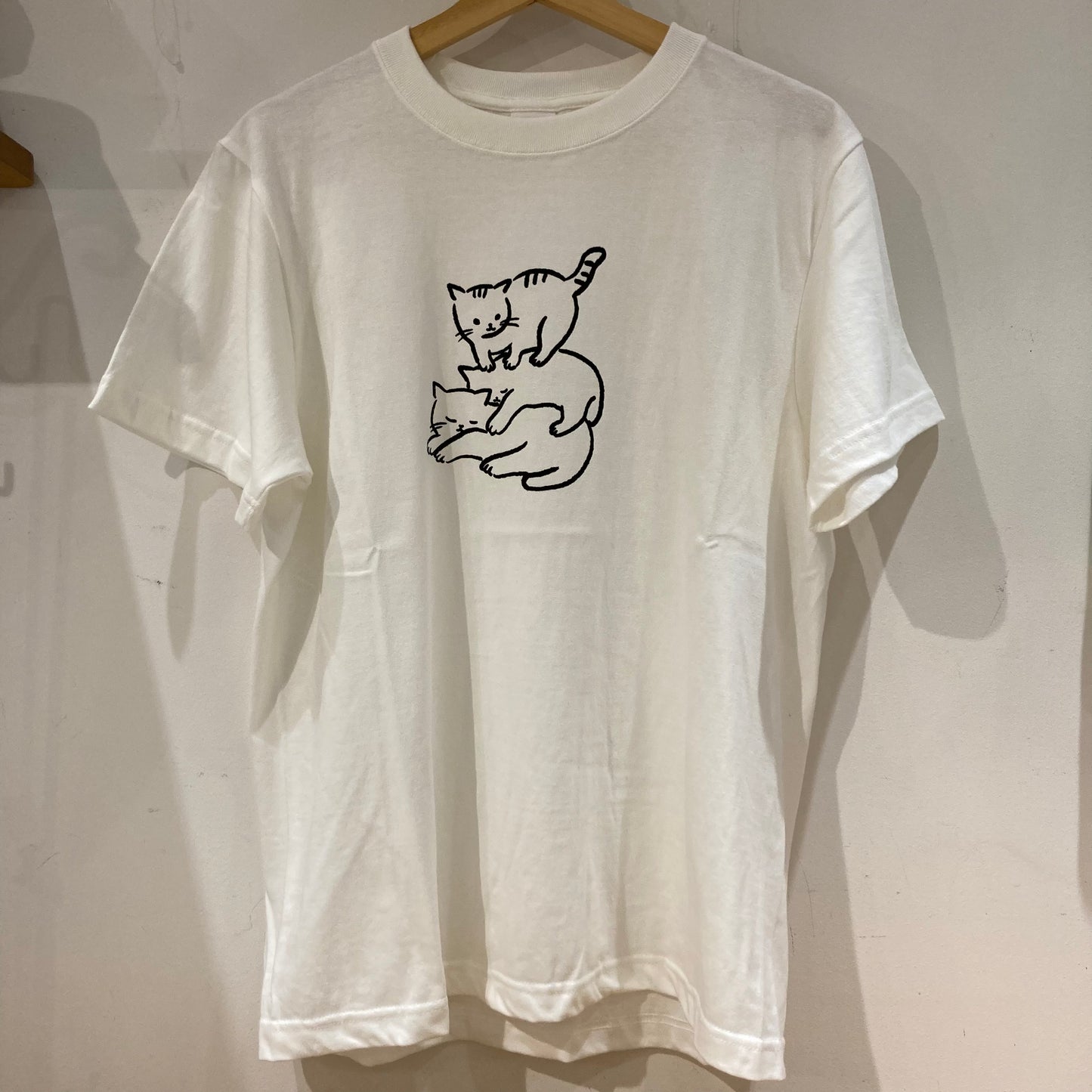 ★やまなかようこ★  Tシャツ 3匹のねこ